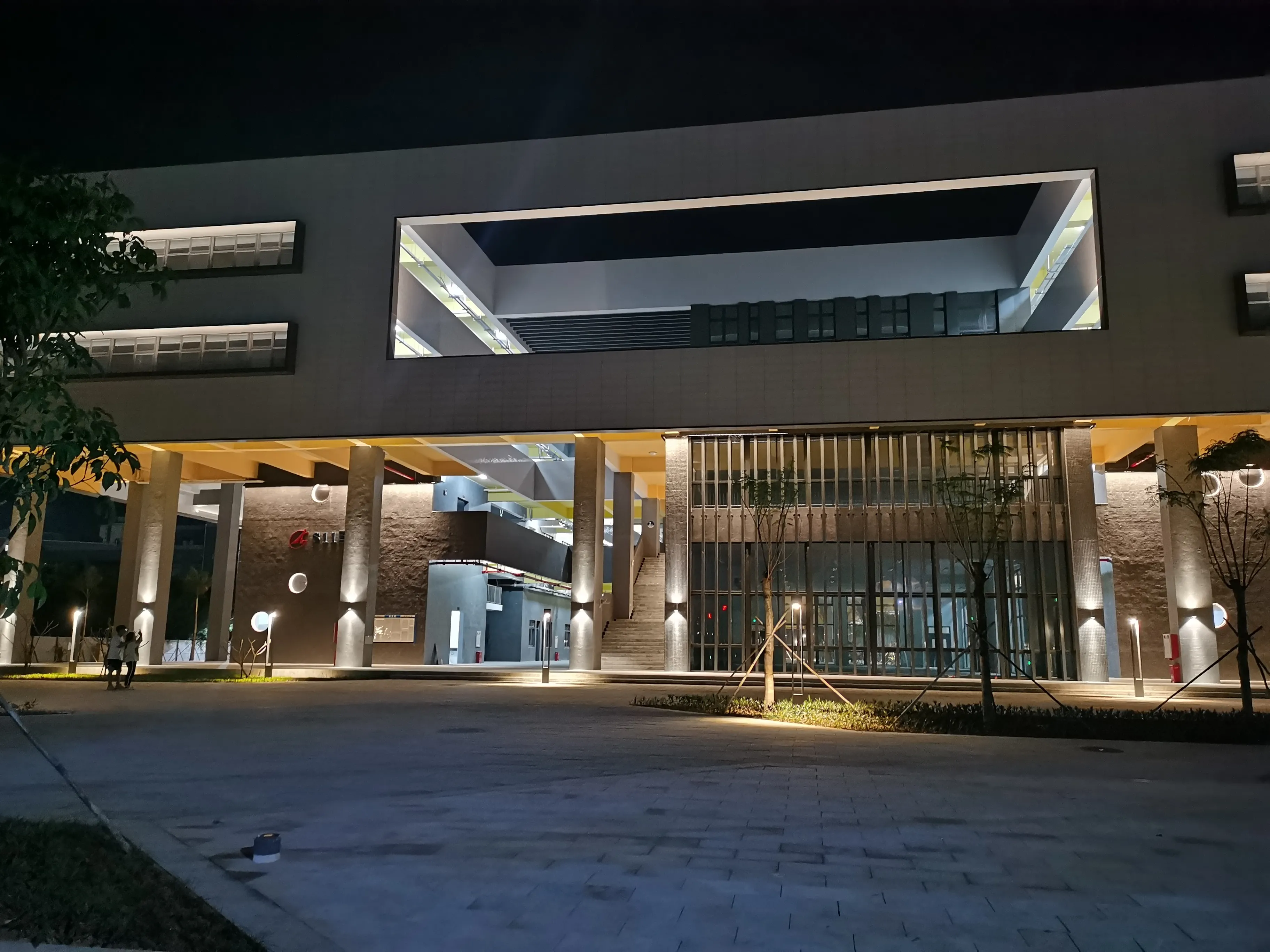 请输入图片描述